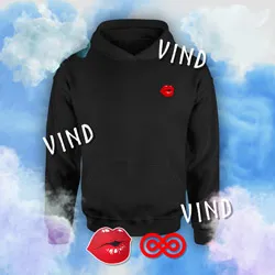 Vind en hoodie og en T-shirt